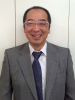 研修担当 長南 成人